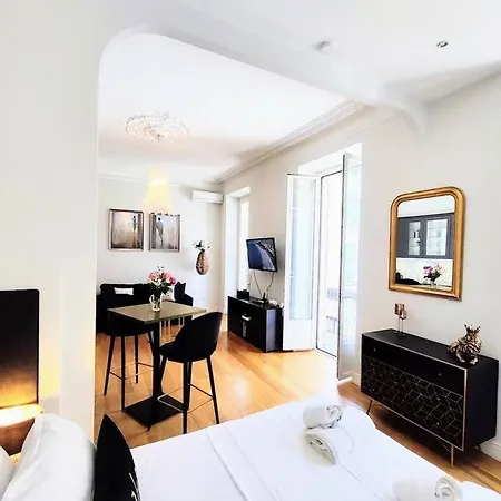 Center, Chic For 2-4, Balcony, Ac 尼斯